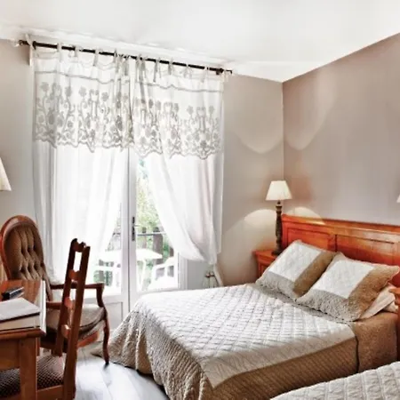Hotel Logis Le Griou Saint-Jacques-des-Blats