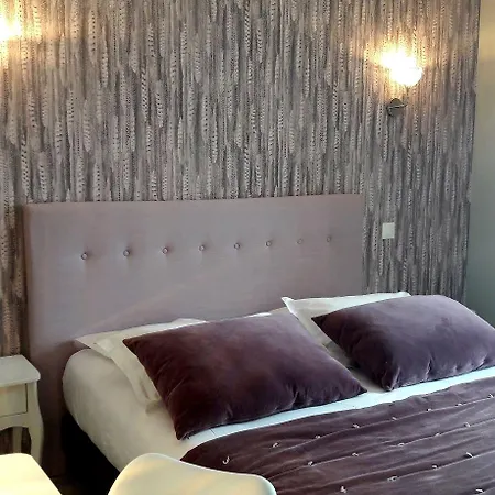 Logis Le Griou Hotel 2*